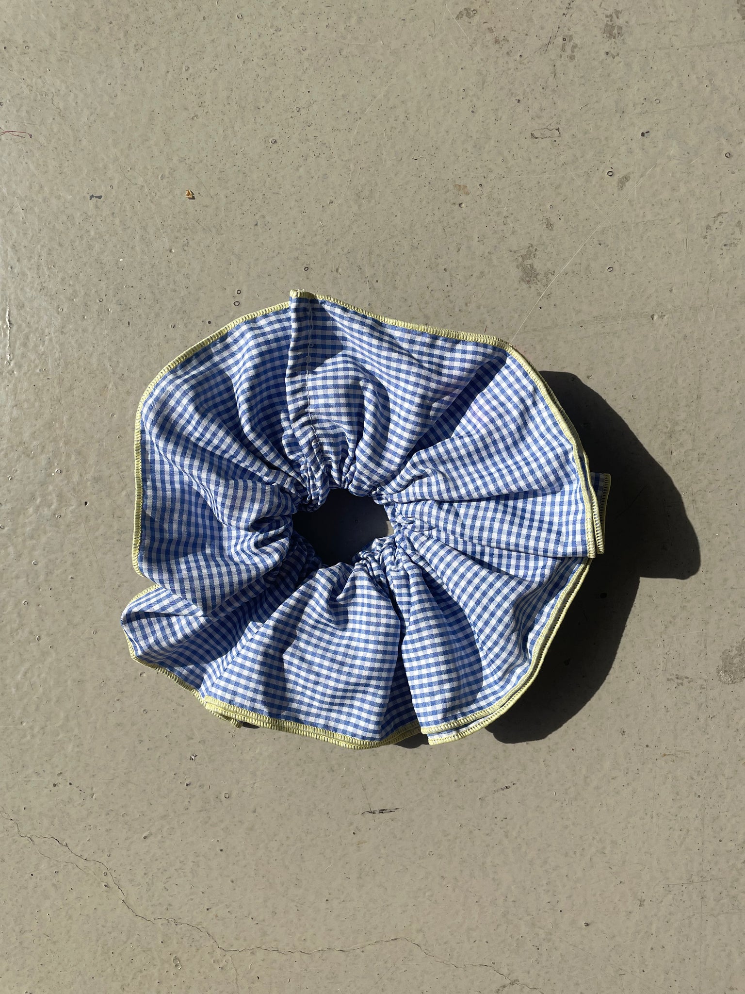 GINGHAM OVERSIZED SCRUNCHIE