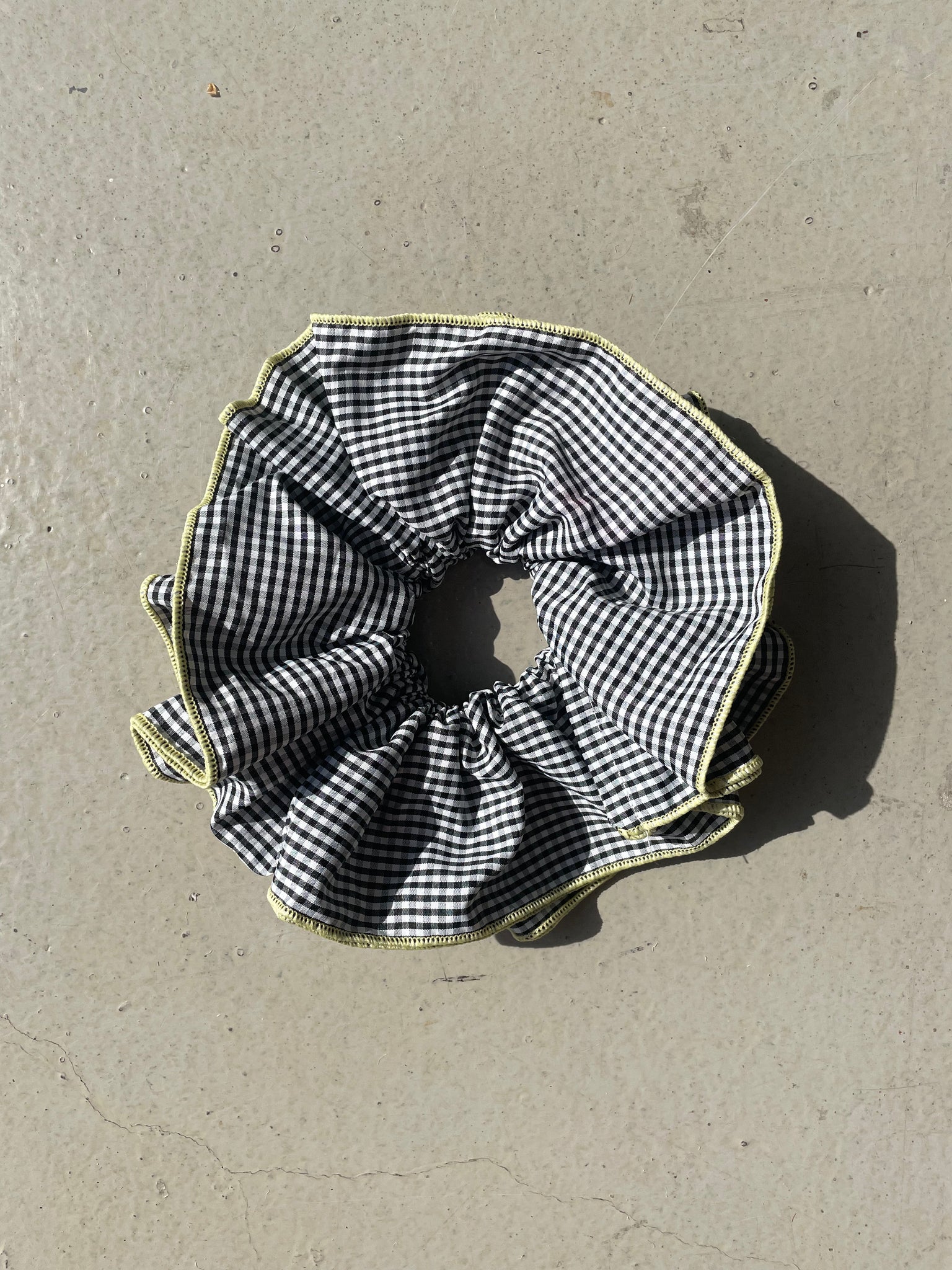 GINGHAM OVERSIZED SCRUNCHIE
